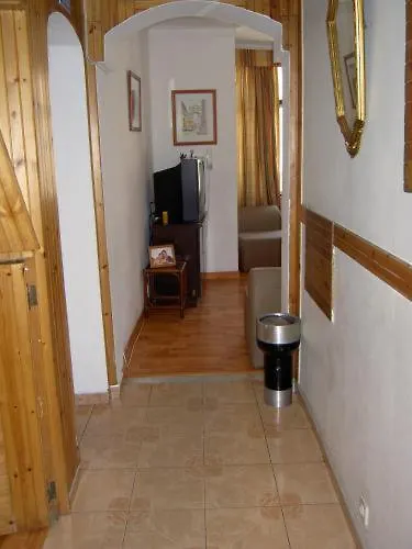 Residencial Roxi Guest house